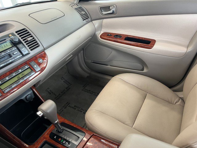 Used 2002 Toyota Camry XLE FWD image 21