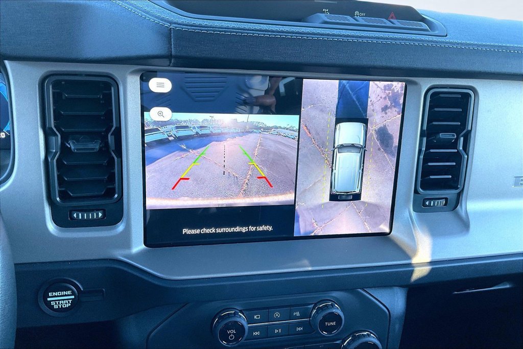 Used 2025 Ford Bronco Outer Banks AWD/4WD image 16