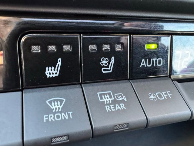 Used 2025 Toyota Crown Signia image 14