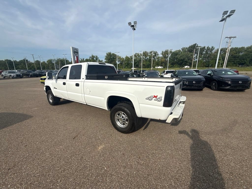 Used 2007 Chevrolet Silverado 2500 LT w/ Heavy-Duty Power Package AWD/4WD image 6