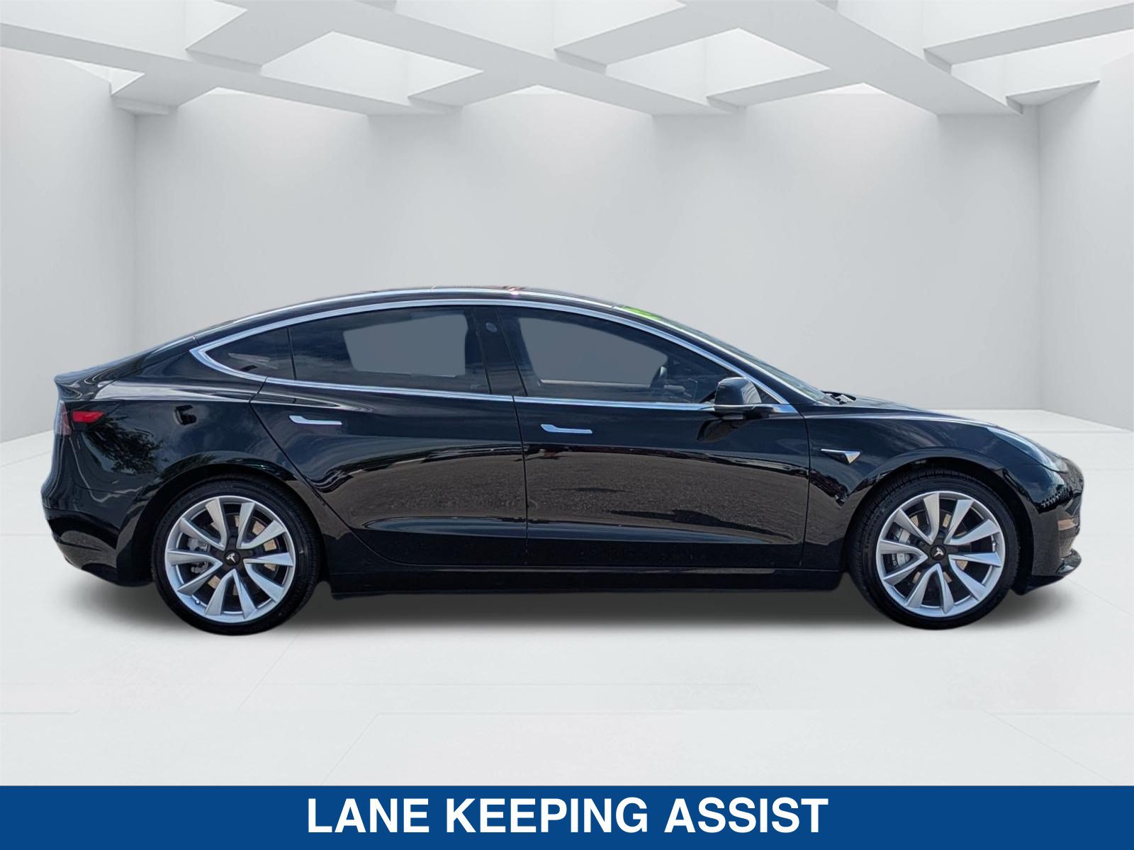 Used 2018 Tesla Model 3 Long Range RWD image 4