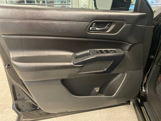 Used 2023 Nissan Pathfinder S AWD/4WD image 24