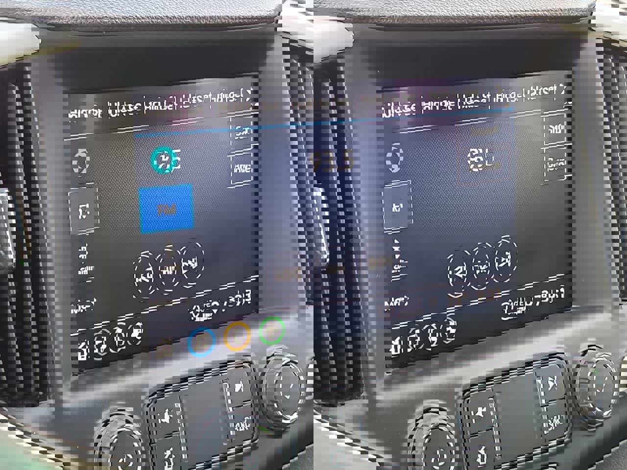 Used 2023 GMC Terrain SLT w/ Elevation Edition image 23