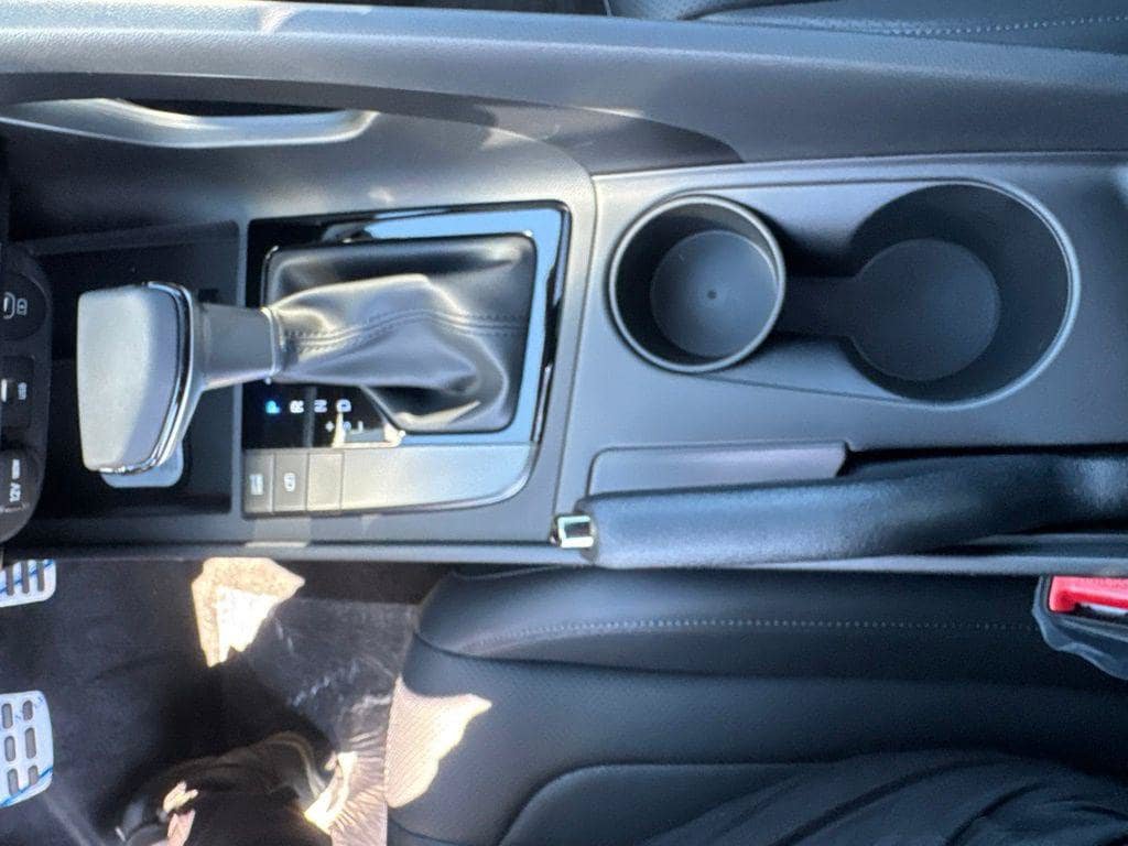 New 2026 Hyundai Elantra SEL Sport FWD image 17