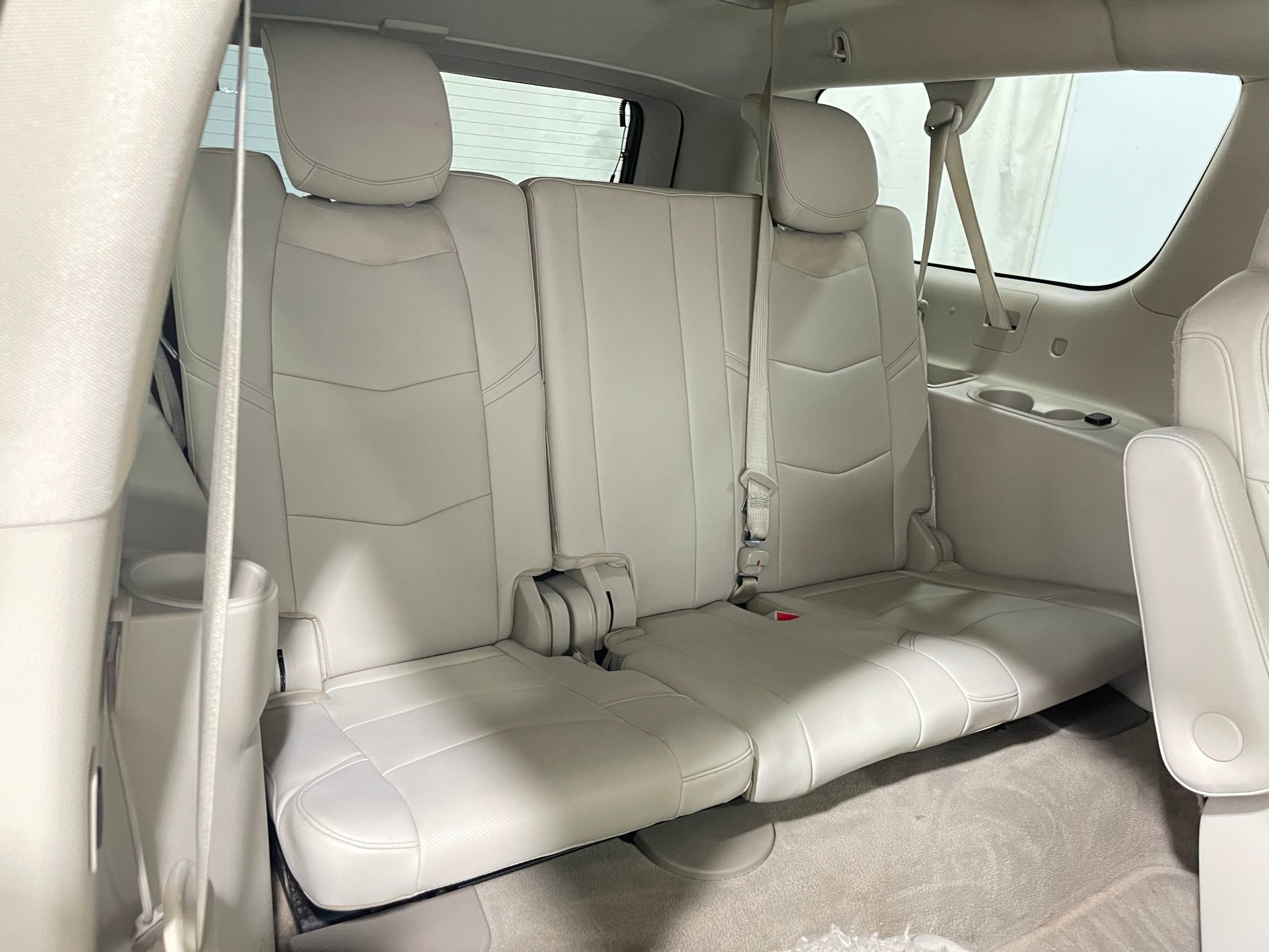 Used 2018 Cadillac Escalade ESV Premium Luxury AWD/4WD image 32
