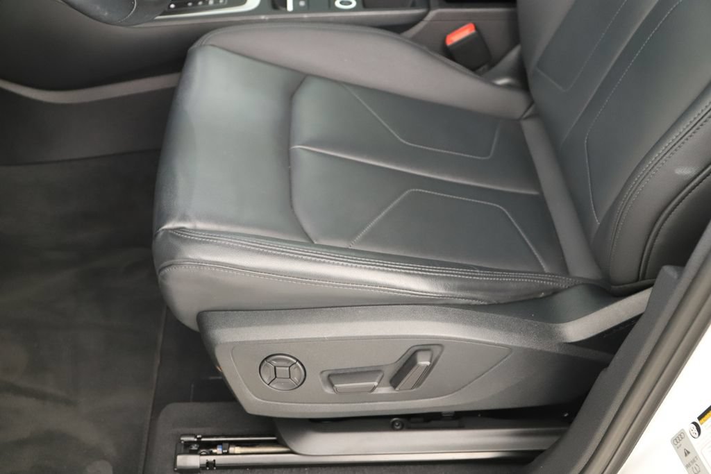 Certified 2023 Audi Q3 2.0T Premium w/ Convenience Package AWD/4WD image 24