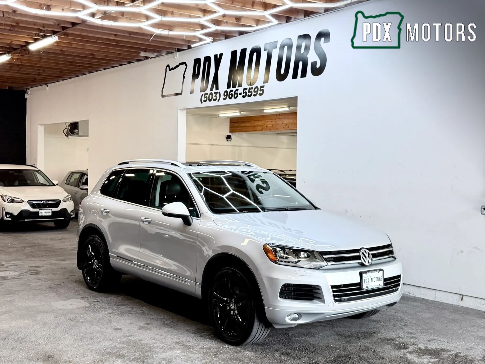 Used 2013 Volkswagen Touareg Executive AWD/4WD image 1
