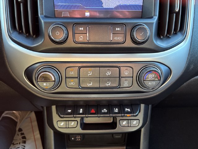 Used 2022 Chevrolet Colorado LT w/ Luxury Package AWD/4WD image 16