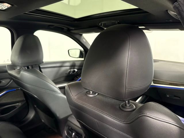 Used 2021 BMW 330i Sedan w/ Premium Package image 26
