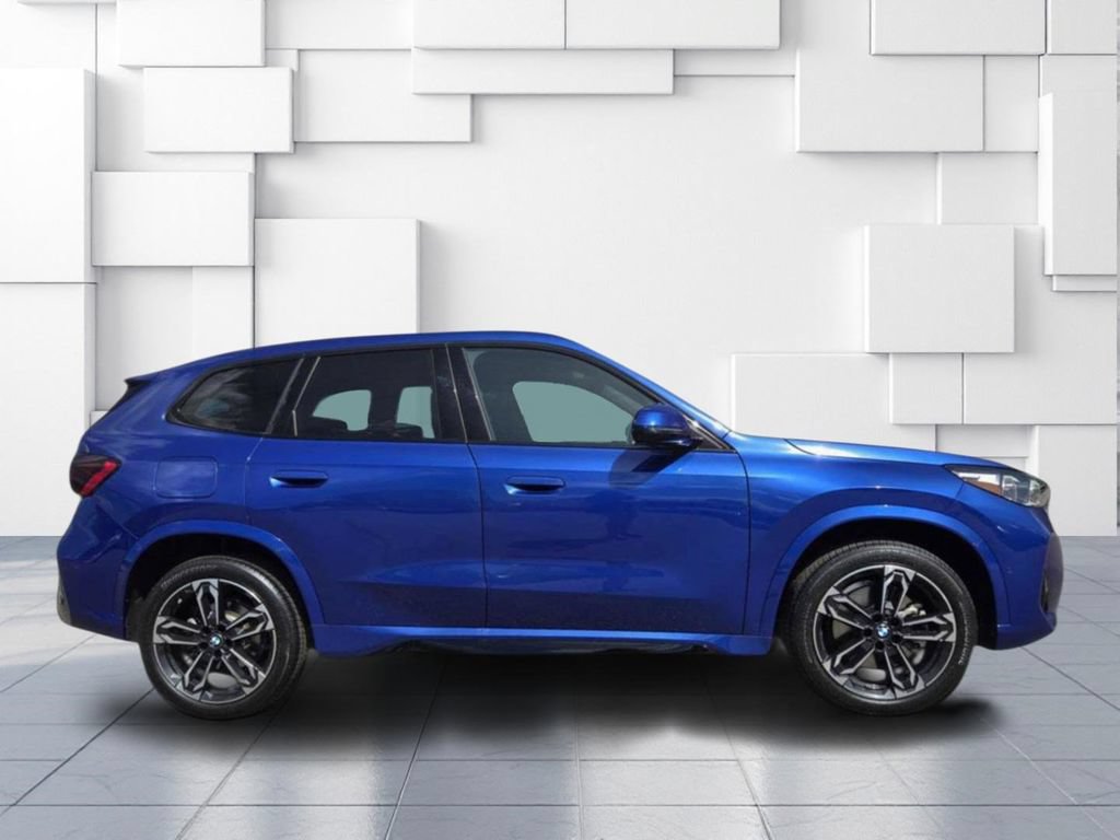 Certified 2025 BMW X1 xDrive28i w/ M Sport Package AWD/4WD image 4
