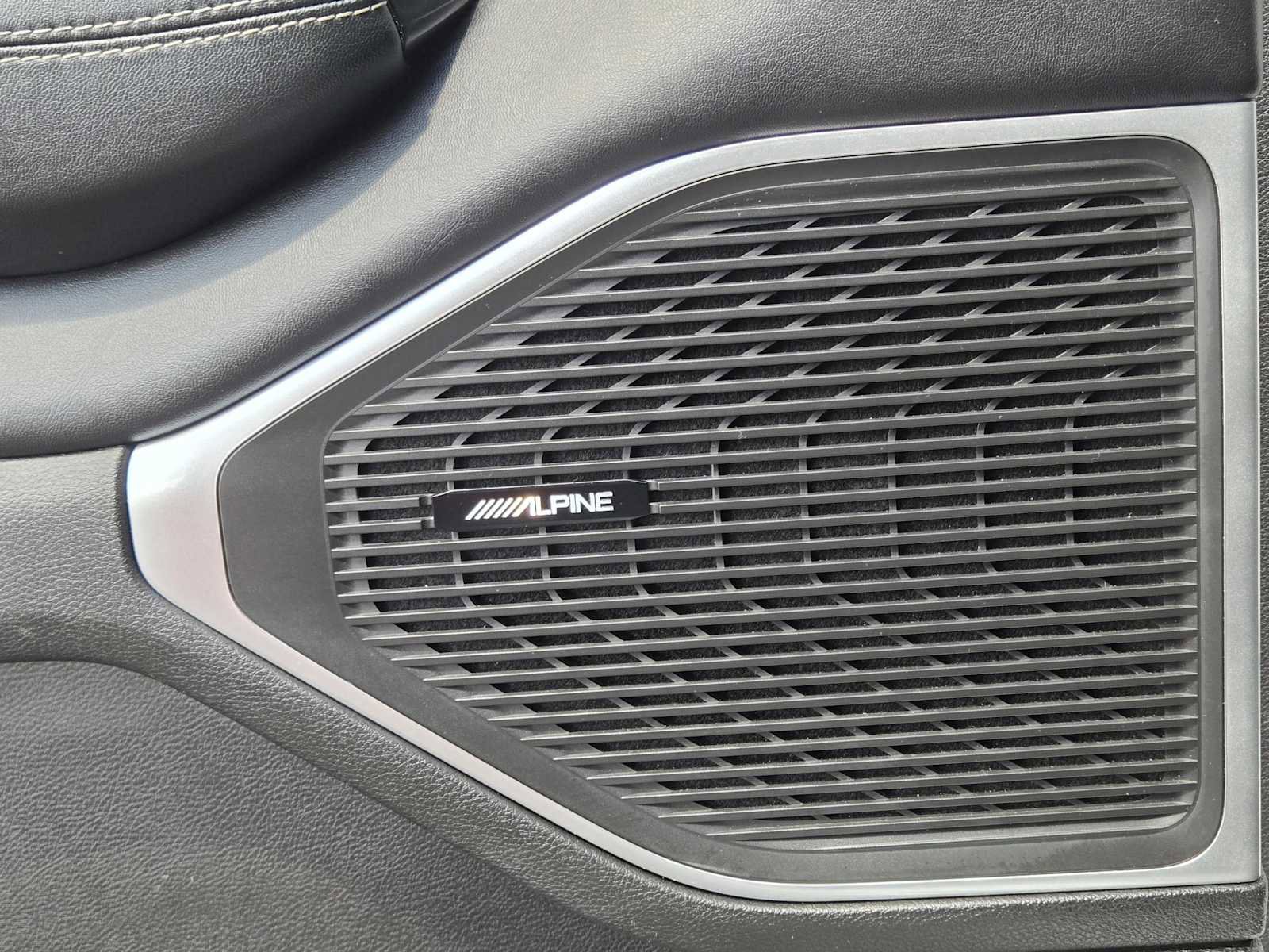 Used 2024 Jeep Wagoneer L Series II image 23