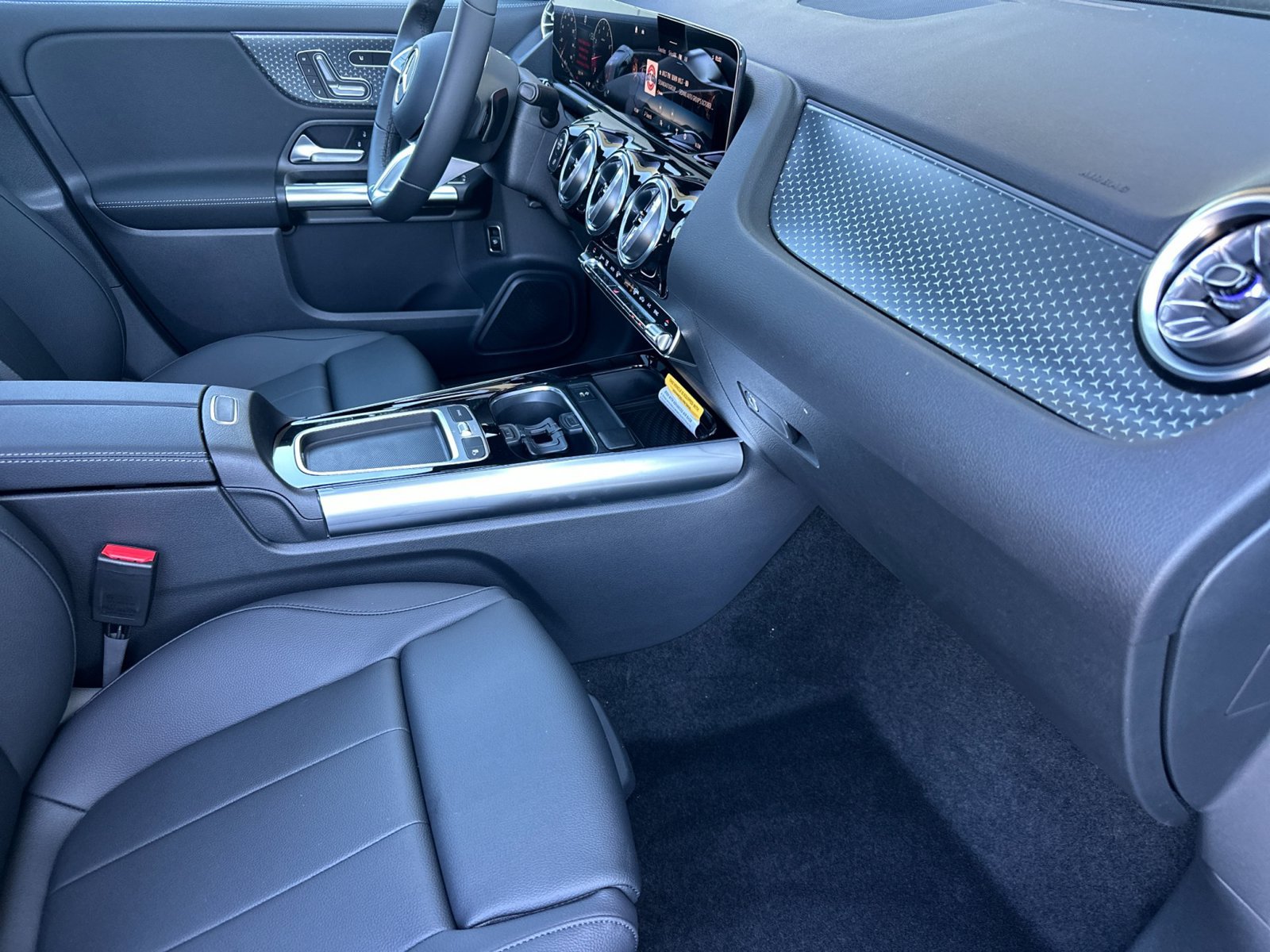 New 2026 Mercedes-Benz GLA 250 image 16