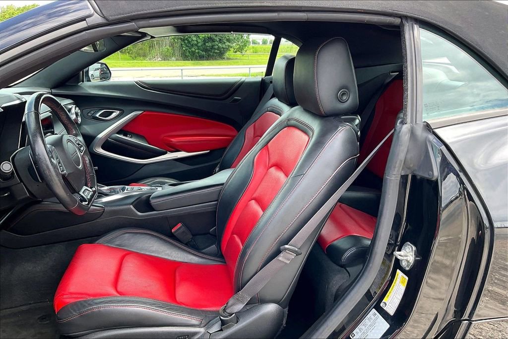 Used 2017 Chevrolet Camaro LT RWD image 16