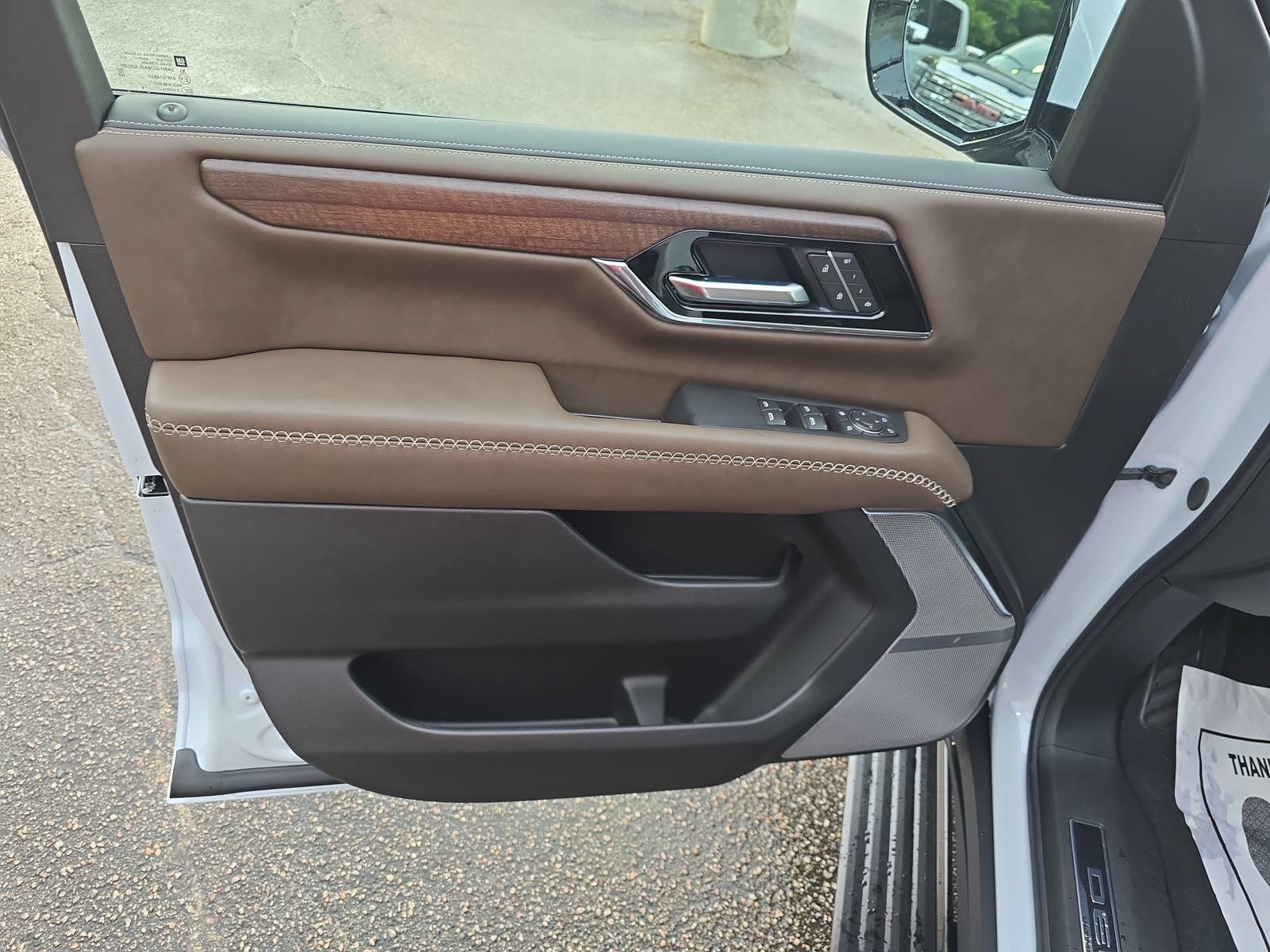 New 2026 GMC Yukon XL Denali Ultimate w/ LPO, Floor Liner Package AWD/4WD image 28