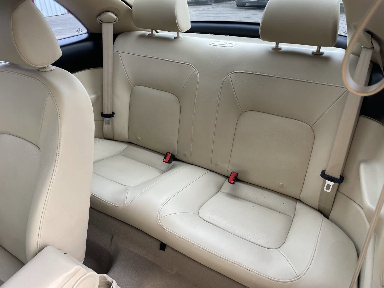 Used 2009 Volkswagen Beetle Base 2dr Coupe 5M image 12