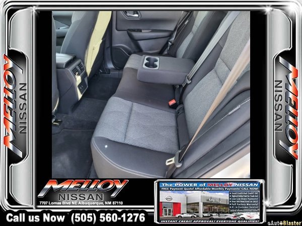 Used 2025 Nissan Rogue SV image 10