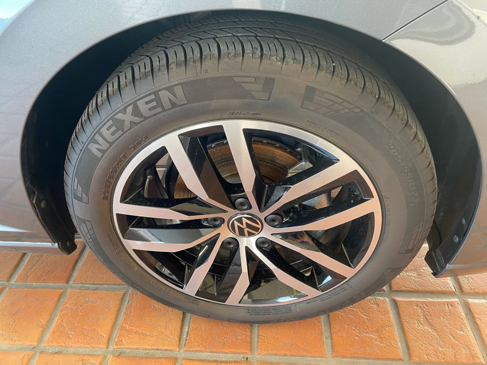 Used 2025 Volkswagen Jetta SE image 32