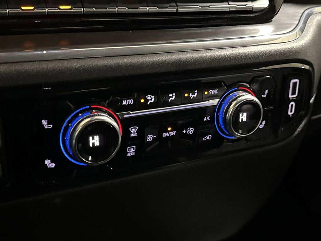 Used 2025 GMC Sierra 1500 SLT image 16