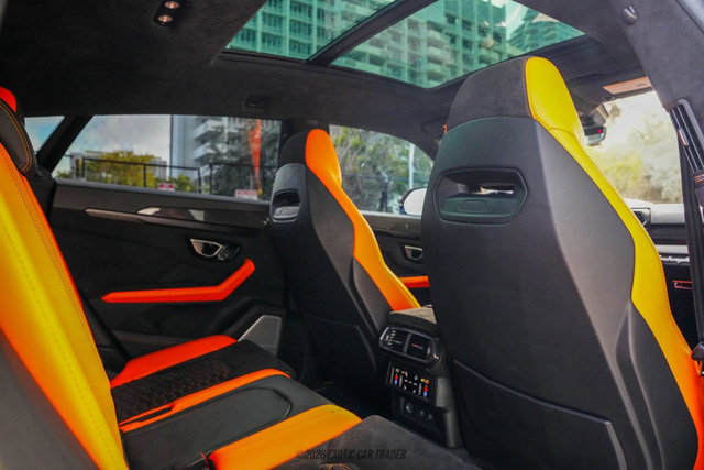 Used 2022 Lamborghini Urus image 37