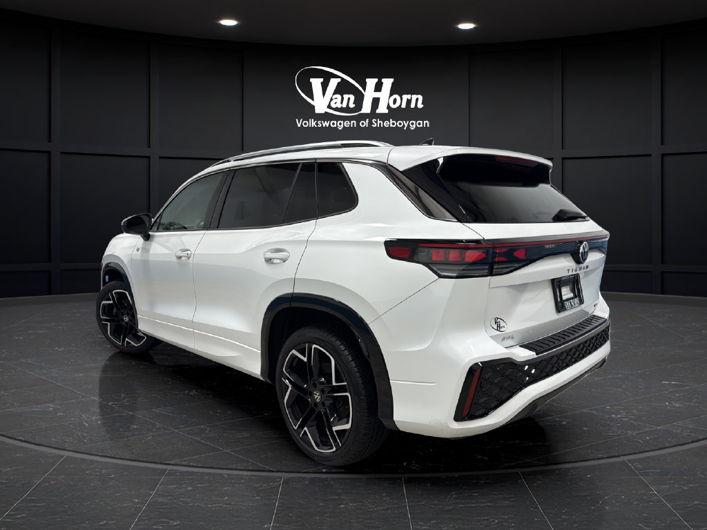 Used 2025 Volkswagen Tiguan SEL R-Line AWD/4WD image 5