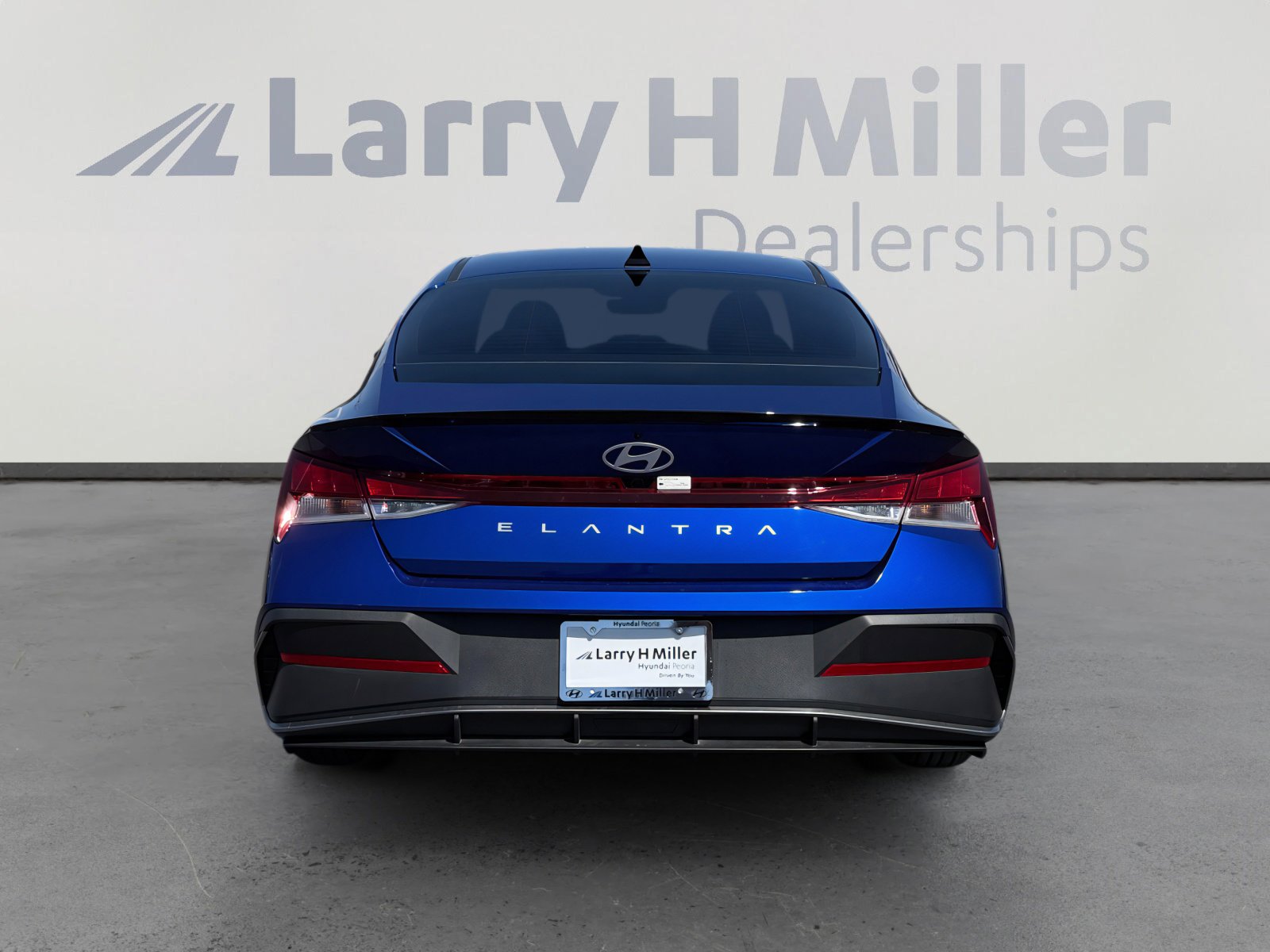 Certified 2025 Hyundai Elantra Sport FWD image 4