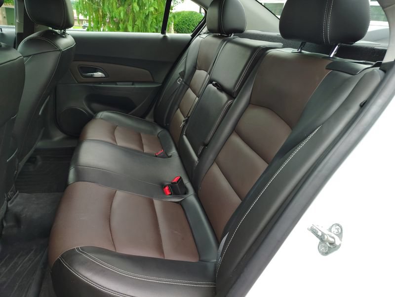 Used 2015 Chevrolet Cruze LT FWD image 15