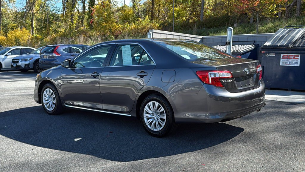 Used 2014 Toyota Camry LE FWD image 6