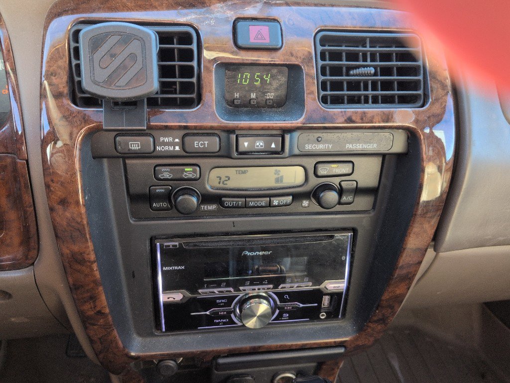 Used 2000 Toyota 4Runner Limited image 9