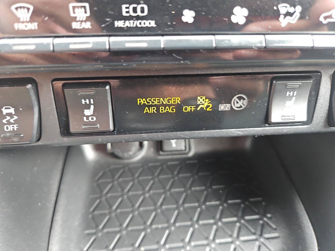 Used 2022 Toyota RAV4 XLE w/ Convenience Package AWD/4WD image 36