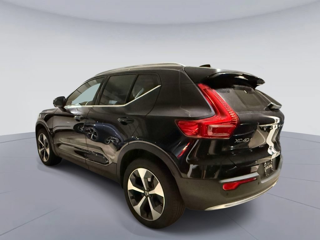 Used 2023 Volvo XC40 B5 Plus w/ Protection Package Premier AWD/4WD image 5