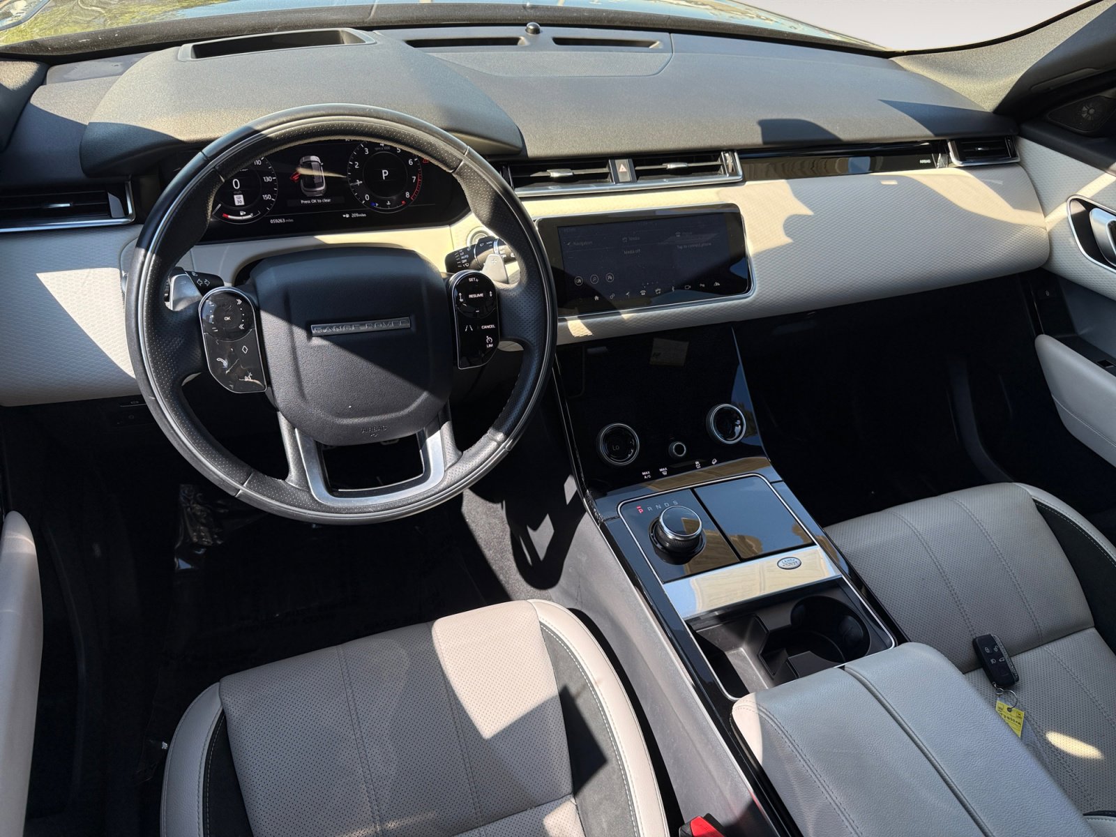 Used 2020 Land Rover Range Rover Velar R-Dynamic S image 15