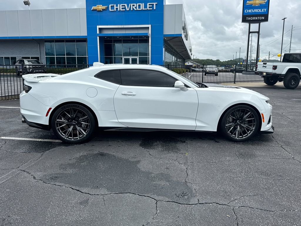 Used 2022 Chevrolet Camaro ZL1 RWD image 5