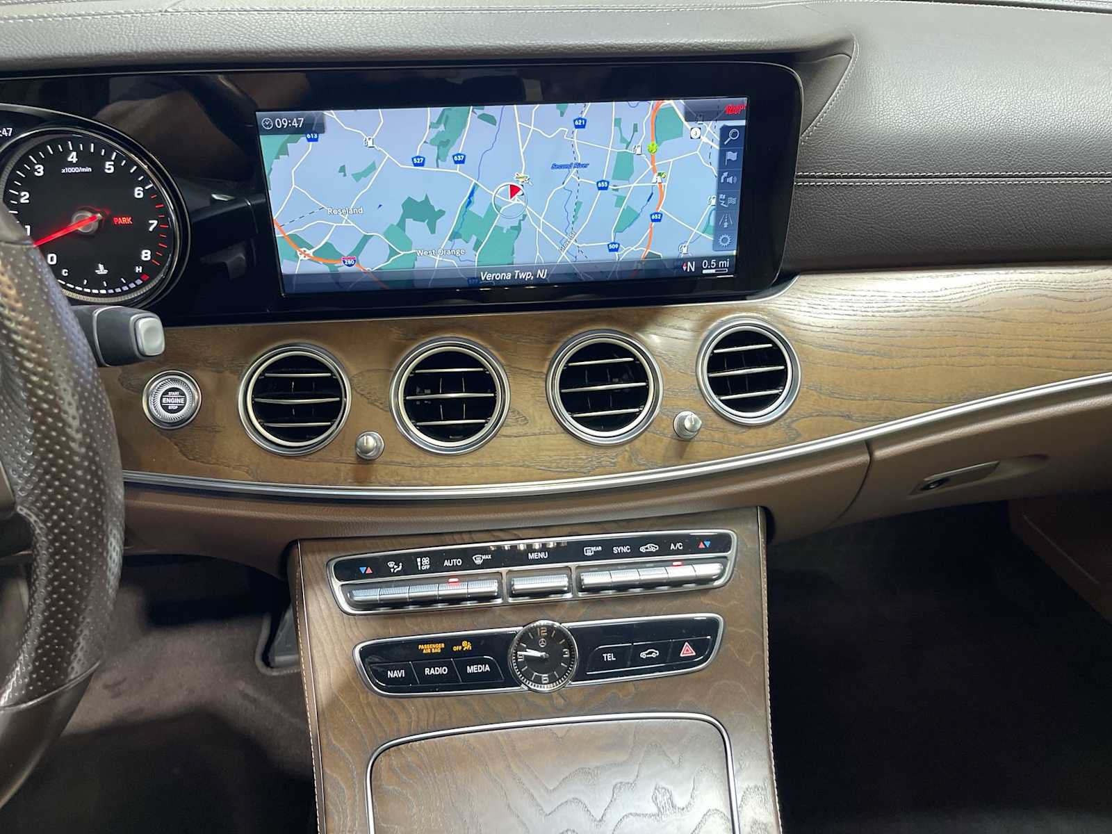 Used 2018 Mercedes-Benz E 400 4MATIC Sedan image 16