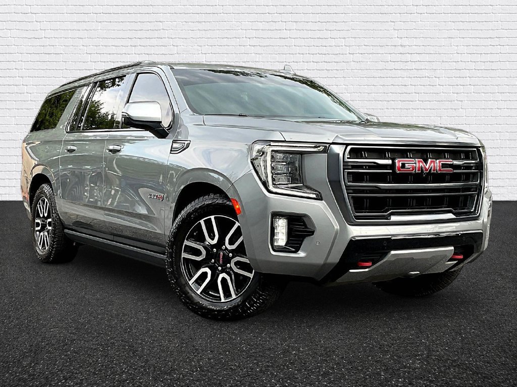 Used 2023 GMC Yukon XL AT4 w/ AT4 Premium Plus Package AWD/4WD image 3