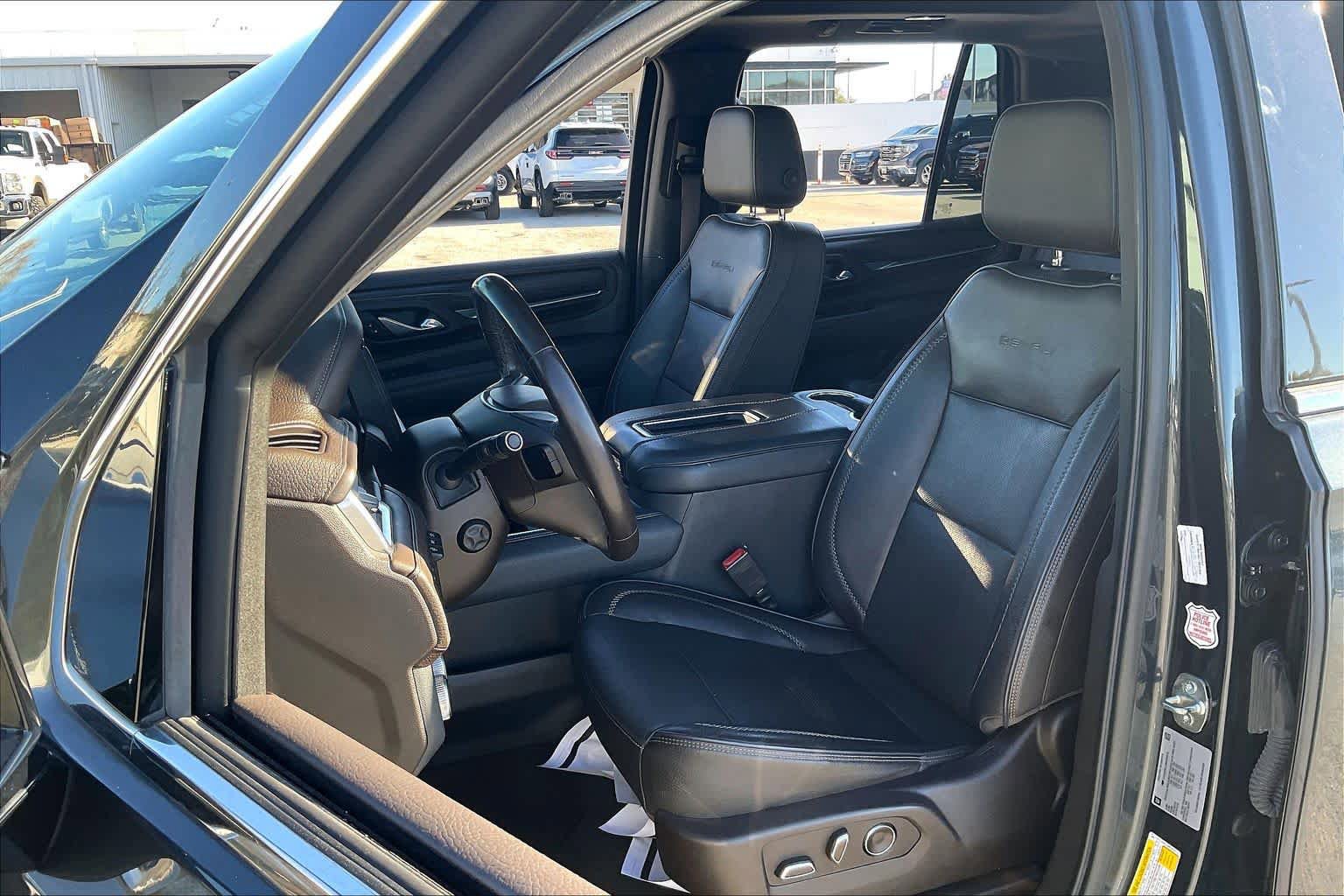 Used 2021 GMC Yukon Denali w/ Denali Premium Package AWD/4WD image 21