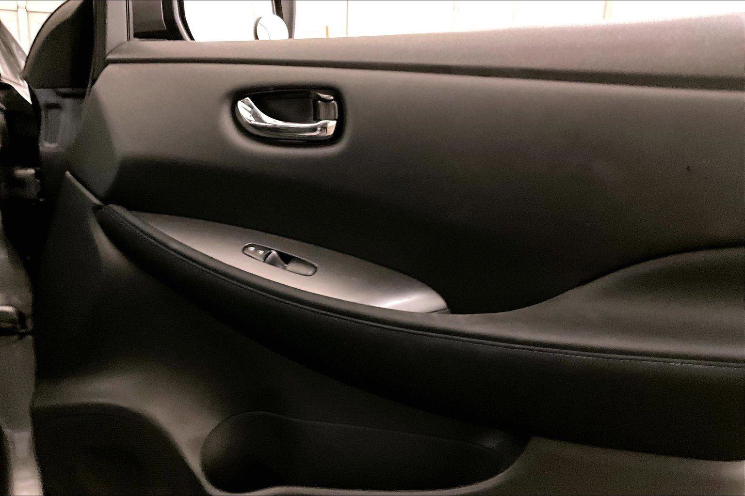 Used 2022 Nissan Leaf S image 23