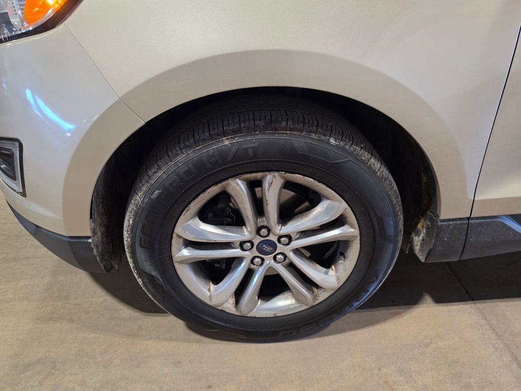 Used 2017 Ford Edge SEL w/ Equipment Group 201A FWD image 3