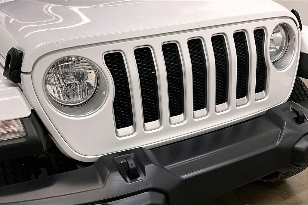 Used 2018 Jeep Wrangler Unlimited Sahara w/ Dual Top Group image 31