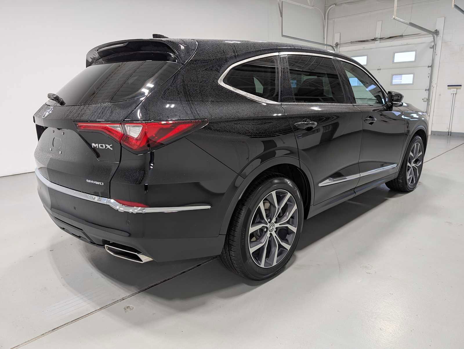 Certified 2023 Acura MDX SH-AWD w/ Technology Package image 8