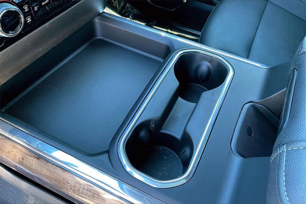 Used 2024 Chevrolet Silverado 2500 LTZ w/ LTZ Convenience Package image 15