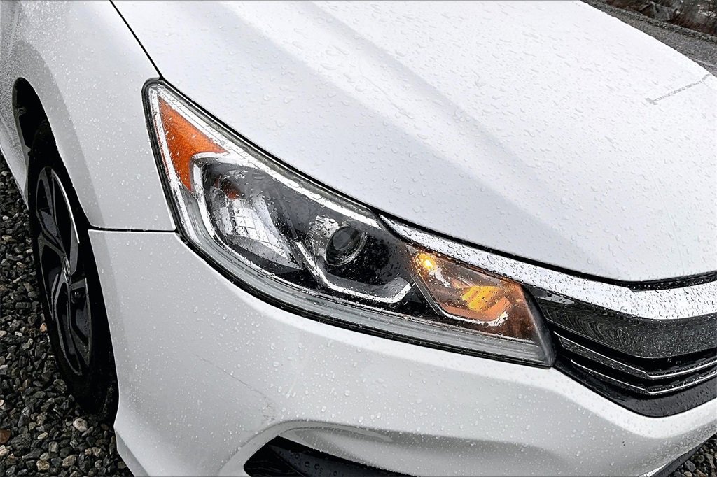 Used 2017 Honda Accord LX image 25