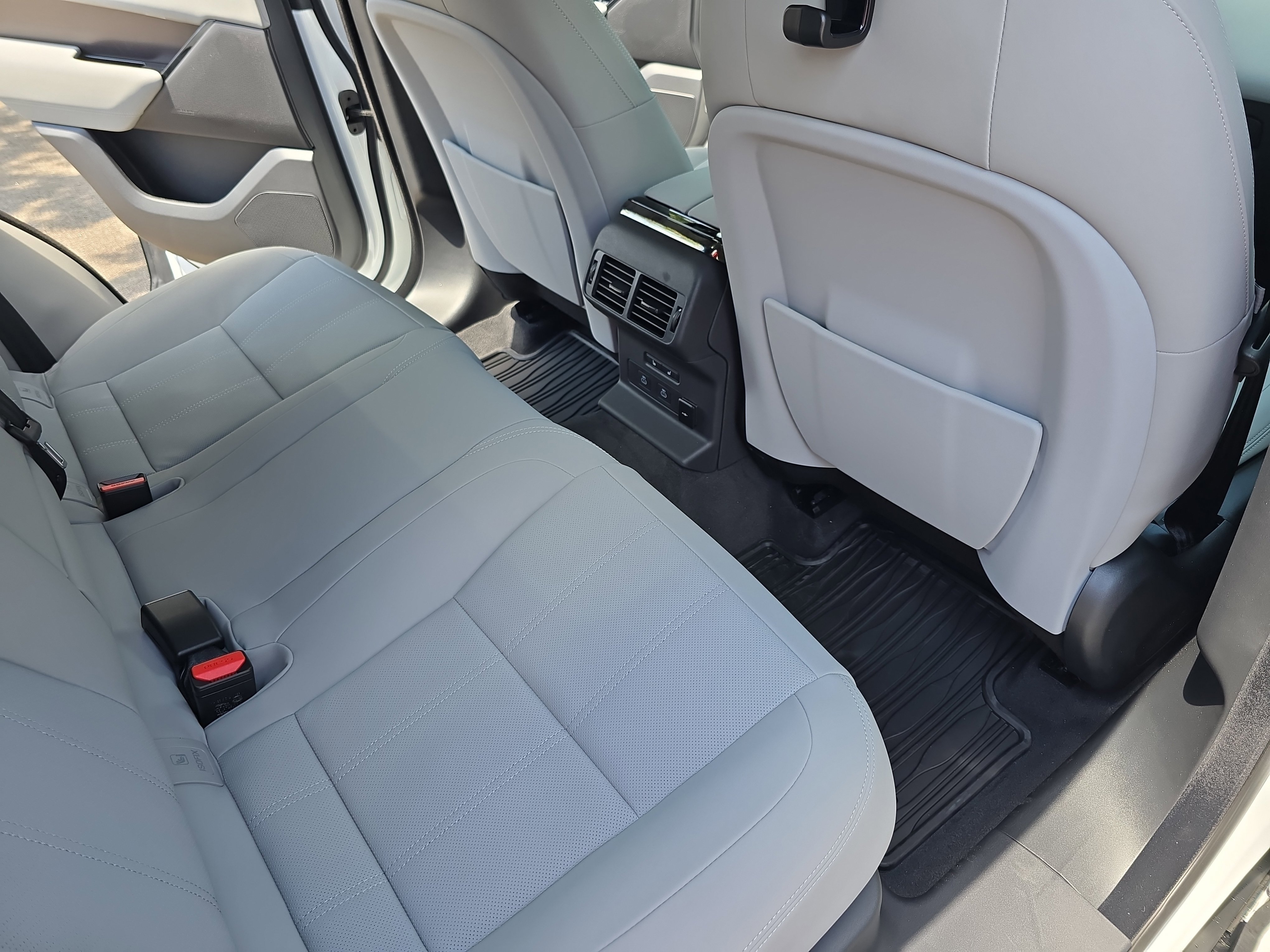 New 2026 Land Rover Range Rover Velar Dynamic SE image 11