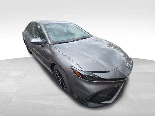 Used 2025 Toyota Camry SE image 8