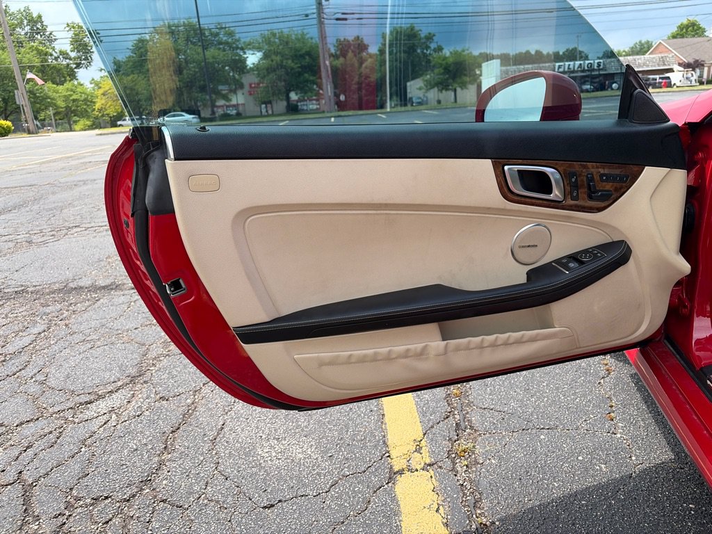 Used 2014 Mercedes-Benz SLK 350 image 13