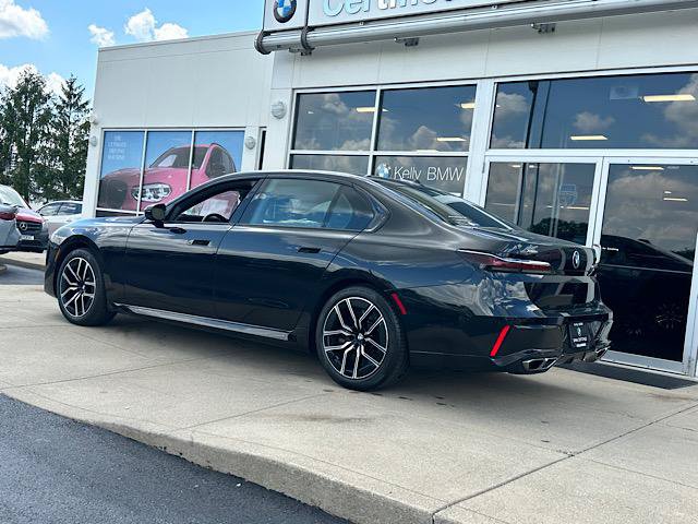 Used 2023 BMW 760i xDrive AWD/4WD image 6
