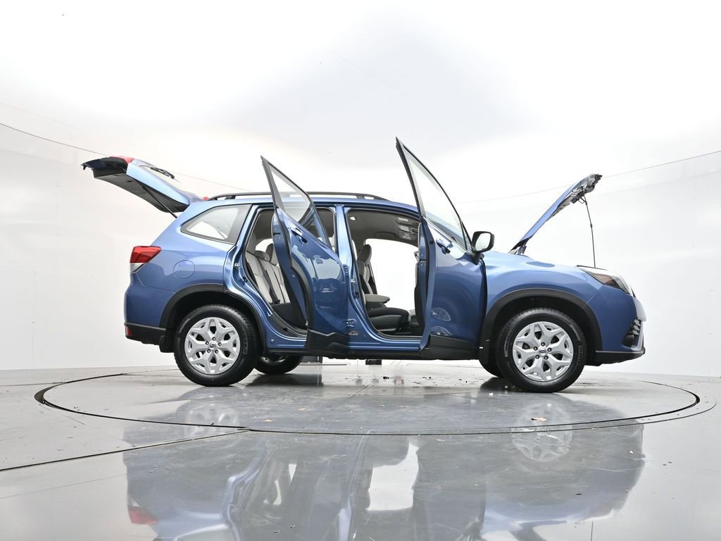 Used 2023 Subaru Forester Base image 42
