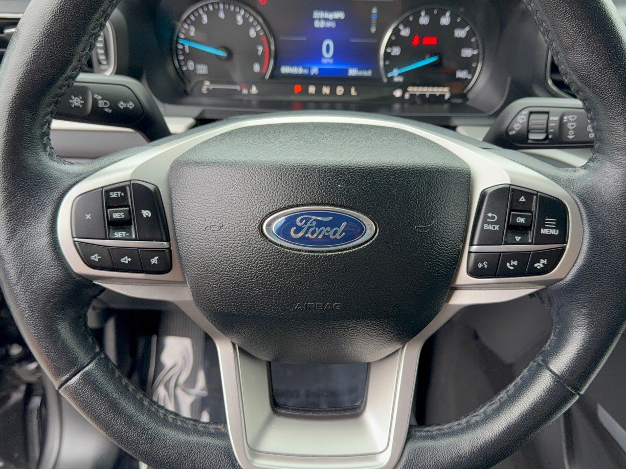 Used 2024 Ford Explorer XLT w/ Equipment Group 202A RWD image 10