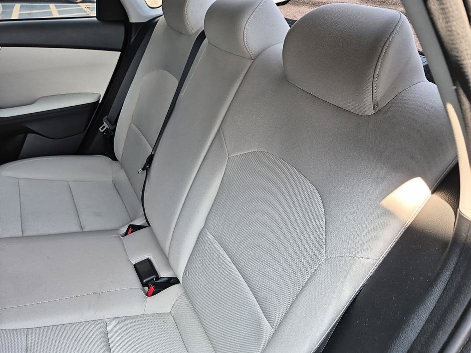Used 2022 Kia Forte LXS FWD image 27
