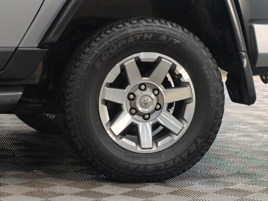 Used 2014 Toyota FJ Cruiser 4WD w/ Upgrade Package image 39