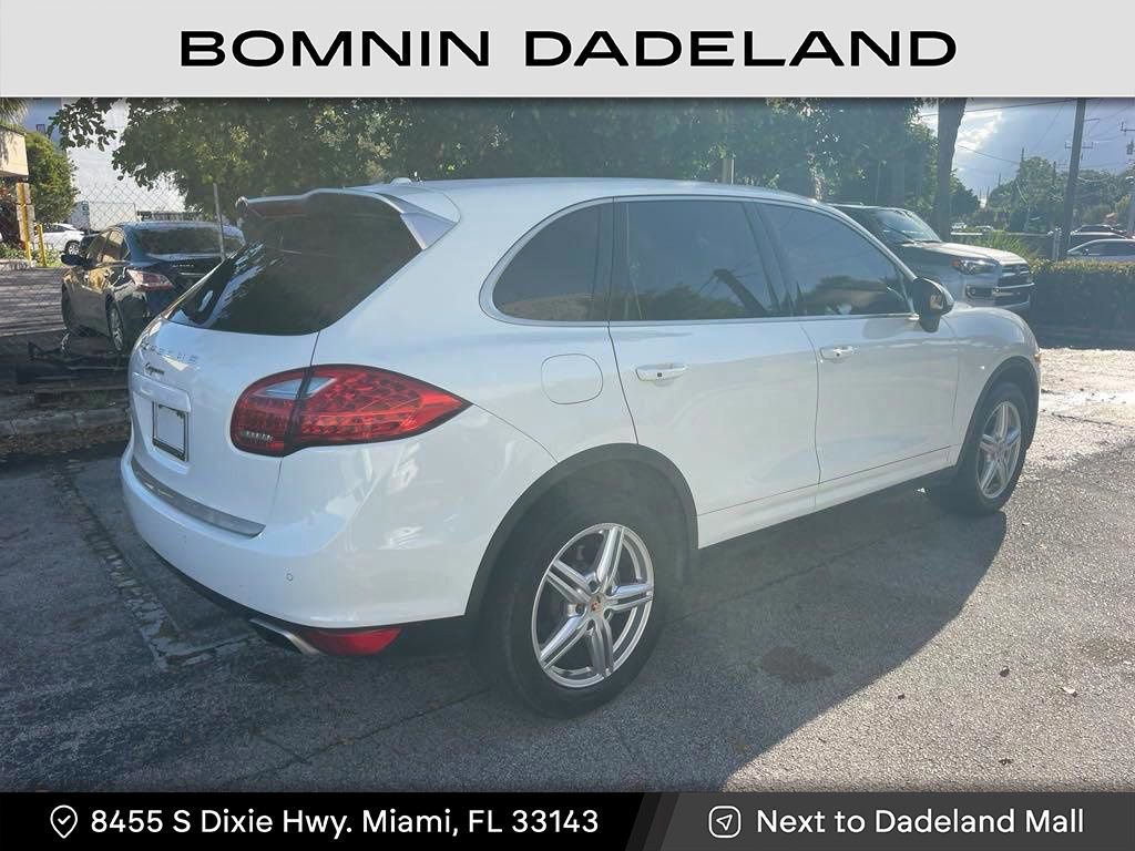 Used 2014 Porsche Cayenne Platinum Edition image 4